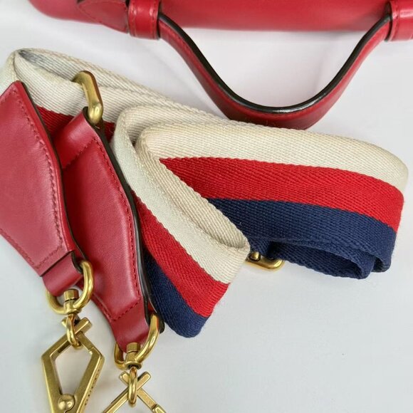 Gucci Red Leather Marmont Shoulder Bag Crossbody - Elegant & Versatile Design - Picture 9 of 11